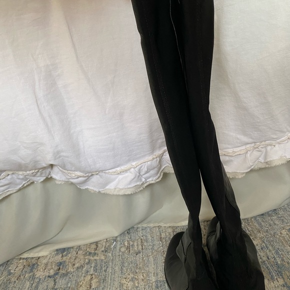 Stuart Weitzman 5050 Leather Over the Knee Boots - Picture 4 of 12